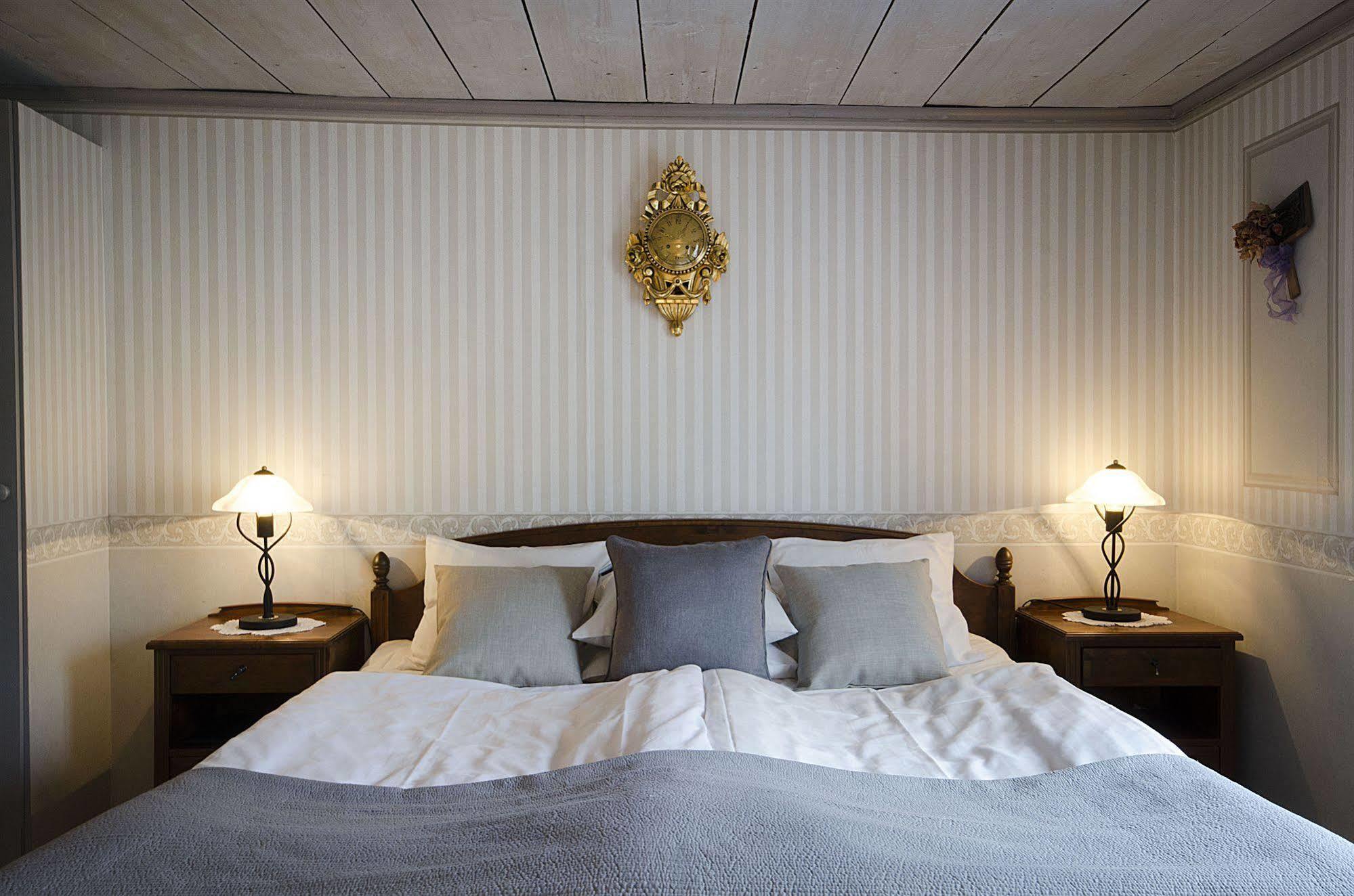 Hotel Amalias Hus Гренна Экстерьер фото